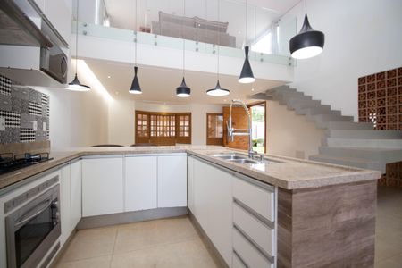 Casa de condomínio para alugar com 700m², 3 quartos e 4 vagasCozinha