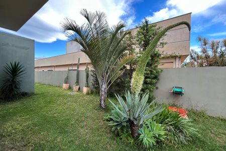 Casa de condomínio para alugar com 700m², 3 quartos e 4 vagasJardim