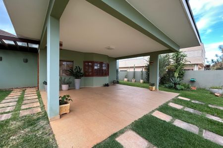 Casa de condomínio para alugar com 700m², 3 quartos e 4 vagasGaragem