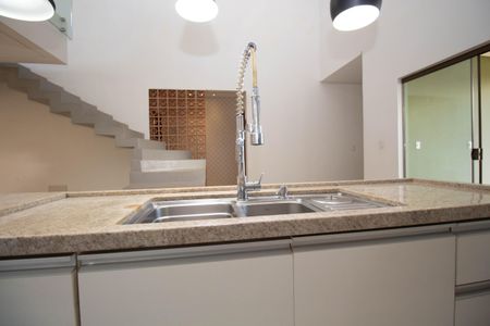 Casa de condomínio para alugar com 700m², 3 quartos e 4 vagasCozinha