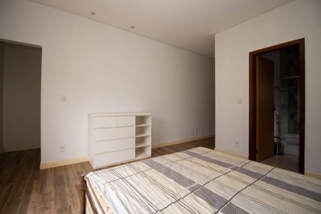 Casa de condomínio para alugar com 700m², 3 quartos e 4 vagasSuíte 3