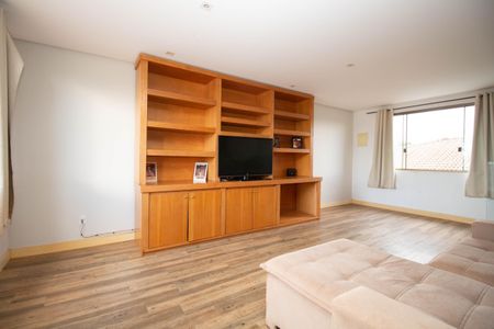 Casa de condomínio para alugar com 700m², 3 quartos e 4 vagasSala 2