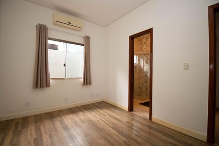 Casa de condomínio para alugar com 700m², 3 quartos e 4 vagasSuíte 1