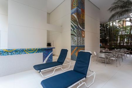 Apartamento para alugar com 73m², 2 quartos e 2 vagas Apartamento para alugar com 73m², 2 quartos e 2 vagasÁrea comum - Piscina