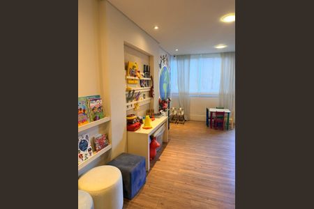 Apartamento à venda com 204m², 4 quartos e 3 vagas Apartamento à venda com 204m², 4 quartos e 3 vagasBrinquedoteca