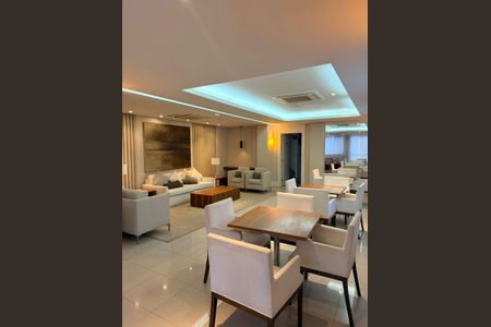 Apartamento à venda com 204m², 4 quartos e 3 vagas Apartamento à venda com 204m², 4 quartos e 3 vagasÁrea Comum