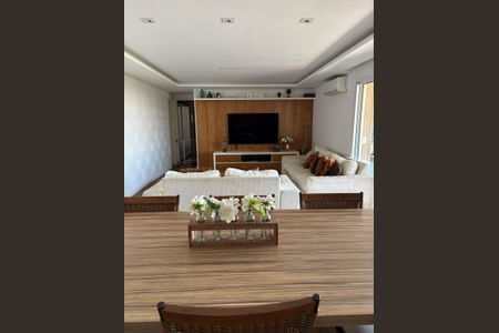 Apartamento à venda com 204m², 4 quartos e 3 vagas Apartamento à venda com 204m², 4 quartos e 3 vagasSala