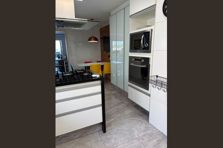 Apartamento à venda com 204m², 4 quartos e 3 vagas Apartamento à venda com 204m², 4 quartos e 3 vagasCozinha