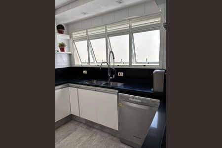 Apartamento à venda com 204m², 4 quartos e 3 vagas Apartamento à venda com 204m², 4 quartos e 3 vagasCozinha