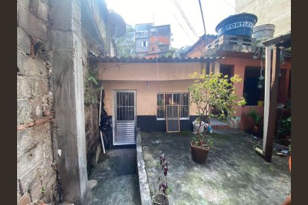Casa à venda com 300m², 4 quartos e 4 vagasQuintal - Casa 3