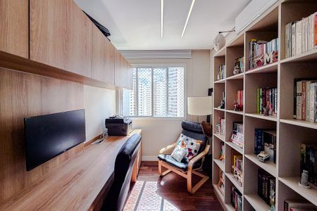 Apartamento à venda com 192m², 3 quartos e 3 vagasEscritório