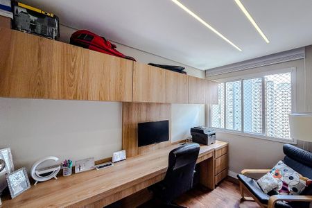 Apartamento à venda com 192m², 3 quartos e 3 vagasEscritório