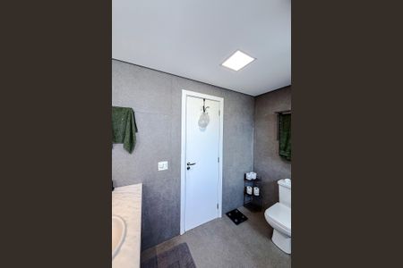 Apartamento à venda com 192m², 3 quartos e 3 vagasBanheiro da Suíte 1