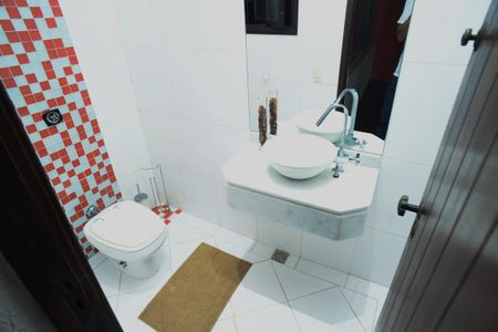 Casa de condomínio à venda com 530m², 3 quartos e 2 vagasLavabo