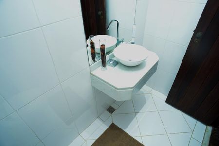 Casa de condomínio à venda com 530m², 3 quartos e 2 vagasLavabo