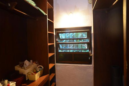 Casa de condomínio à venda com 530m², 3 quartos e 2 vagasCloset