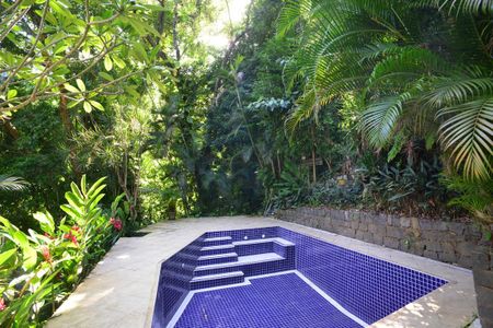 Casa de condomínio à venda com 530m², 3 quartos e 2 vagasPiscina