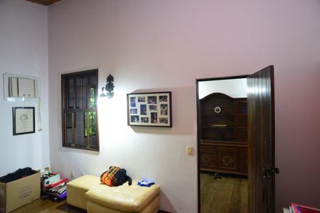 Casa de condomínio à venda com 530m², 3 quartos e 2 vagasEscritório