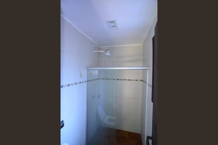 Casa de condomínio à venda com 530m², 3 quartos e 2 vagasBanheiro de Apoio