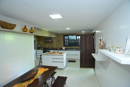 Casa de condomínio à venda com 530m², 3 quartos e 2 vagasCozinha