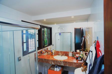 Casa de condomínio à venda com 530m², 3 quartos e 2 vagasBanheiro da Suíte