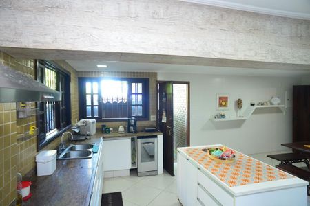 Casa de condomínio à venda com 530m², 3 quartos e 2 vagasCozinha