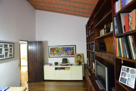 Casa de condomínio à venda com 530m², 3 quartos e 2 vagasEscritório