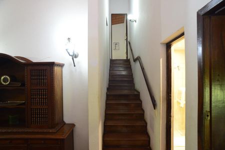 Casa de condomínio à venda com 530m², 3 quartos e 2 vagasEscada de Acesso