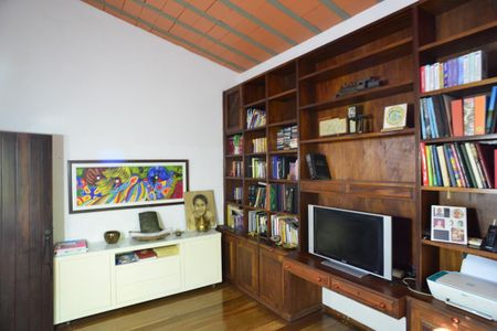 Casa de condomínio à venda com 530m², 3 quartos e 2 vagasEscritório