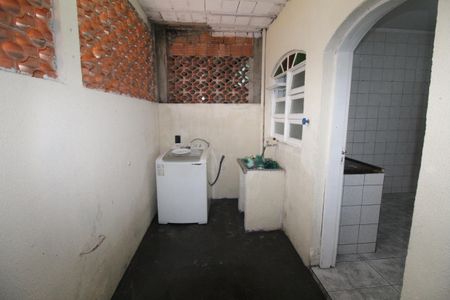 Casa para alugar com 58m², 2 quartos e 1 vagaÁrea de Serviço