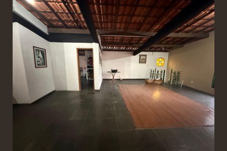 Casa à venda com 4 quartos, 300m² em Alto Caiçaras, Belo Horizonte