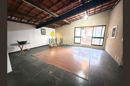 Casa à venda com 4 quartos, 300m² em Alto Caiçaras, Belo Horizonte