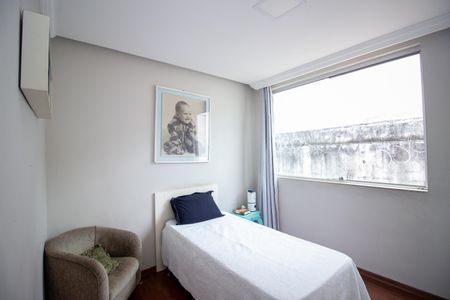 Casa à venda com 370m², 4 quartos e 4 vagasQuarto 2