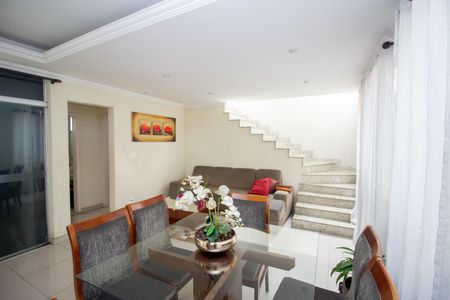 Sala de Jantar de casa à venda com 4 quartos, 370m² em Cabral, Contagem