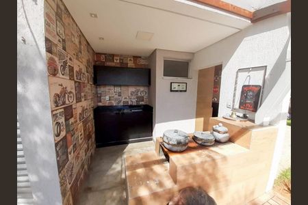 Casa à venda com 370m², 4 quartos e 4 vagasChurrasqueira