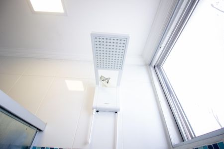 Casa à venda com 370m², 4 quartos e 4 vagasBanheiro Social