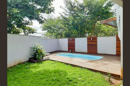 Casa à venda com 370m², 4 quartos e 4 vagasPiscina