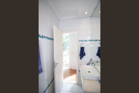 Casa à venda com 370m², 4 quartos e 4 vagasBanheiro Social