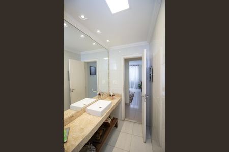 Casa à venda com 370m², 4 quartos e 4 vagasLavabo