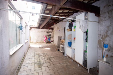 Casa à venda com 370m², 4 quartos e 4 vagasCozinha e Área de Serviço