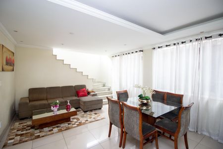Sala de Jantar de casa à venda com 4 quartos, 370m² em Cabral, Contagem