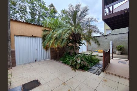 Casa para alugar com 230m², 3 quartos e 2 vagasÁrea externa