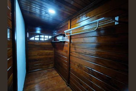 Casa para alugar com 230m², 3 quartos e 2 vagasSuíte 3 closet