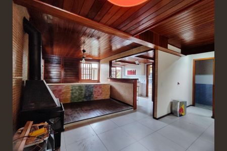 Casa para alugar com 230m², 3 quartos e 2 vagasSala