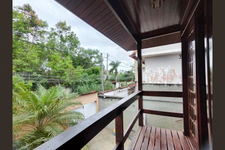 Casa para alugar com 230m², 3 quartos e 2 vagasSuíte 2 varanda