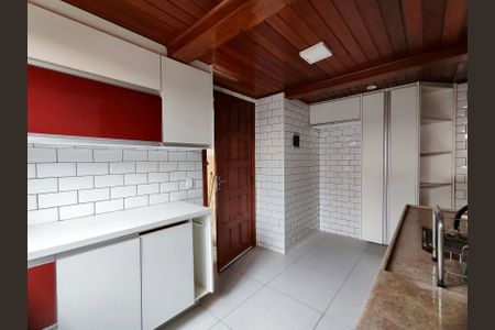 Casa para alugar com 230m², 3 quartos e 2 vagasCozinha