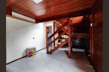 Casa para alugar com 230m², 3 quartos e 2 vagasSala