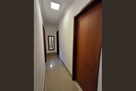 Corredor de apartamento à venda com 3 quartos, 100m² em Estoril, Belo Horizonte