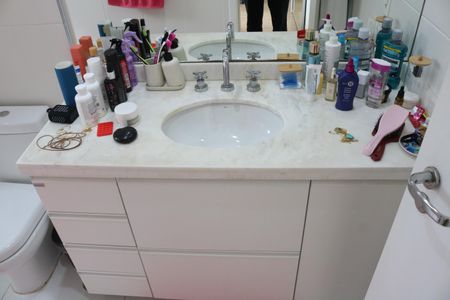 Apartamento à venda com 283m², 4 quartos e 3 vagasBanheiro 4