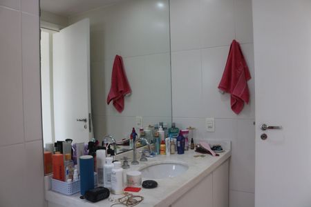 Apartamento à venda com 283m², 4 quartos e 3 vagasBanheiro 4